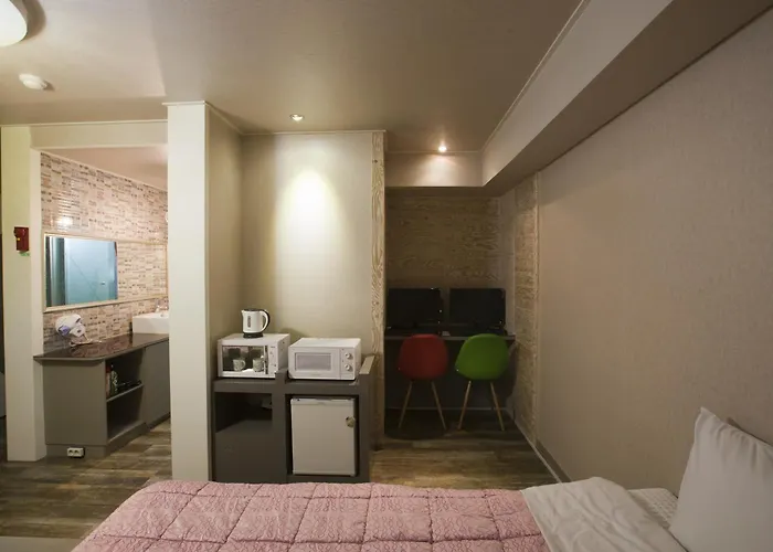 Max - Sasang Motel