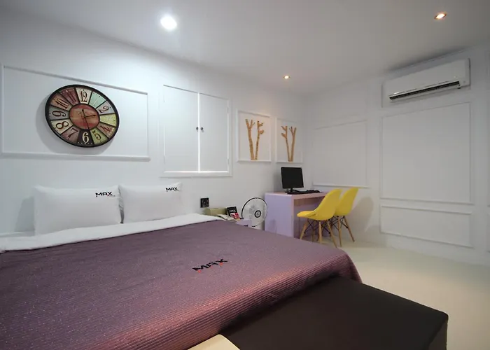 Max - Sasang Motel
